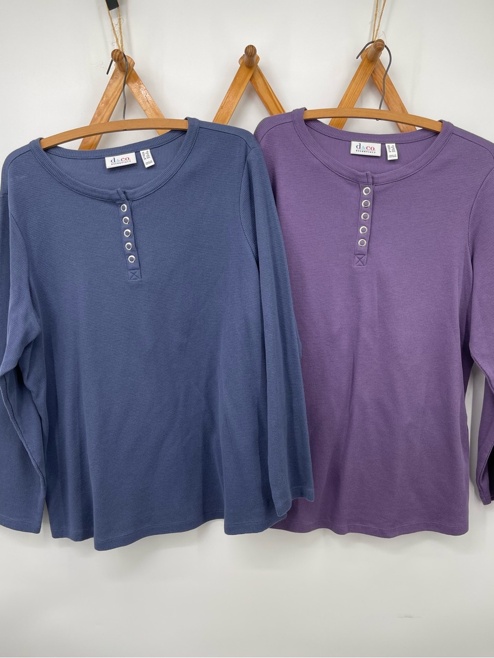 D & Co Essentials Lavender Waffle Knit Snap Top